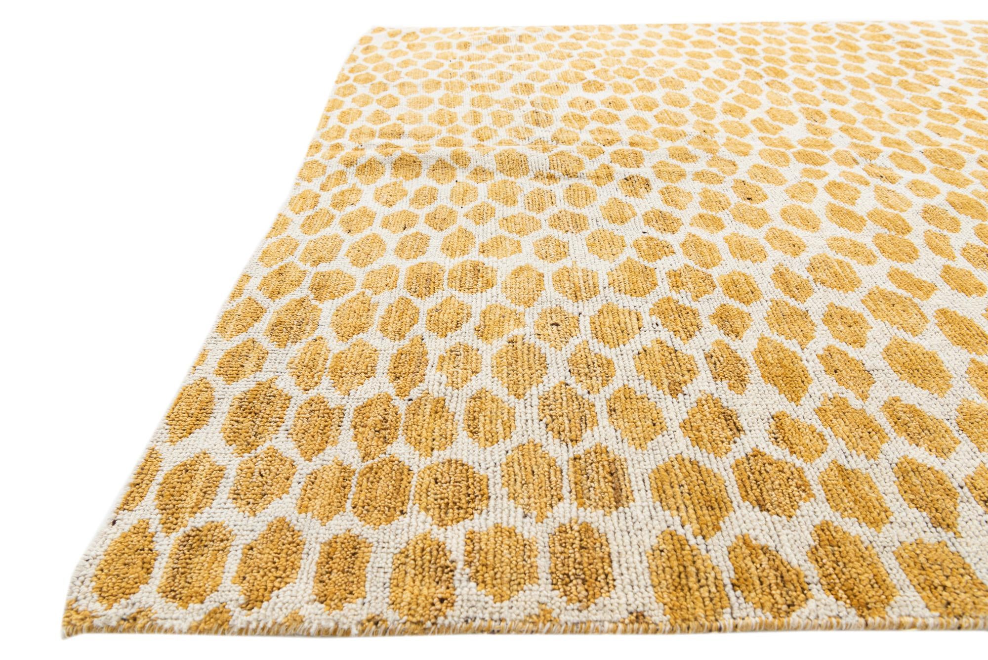 6' x 9' 2 Hand Knotted Moroccan Wool Rug
