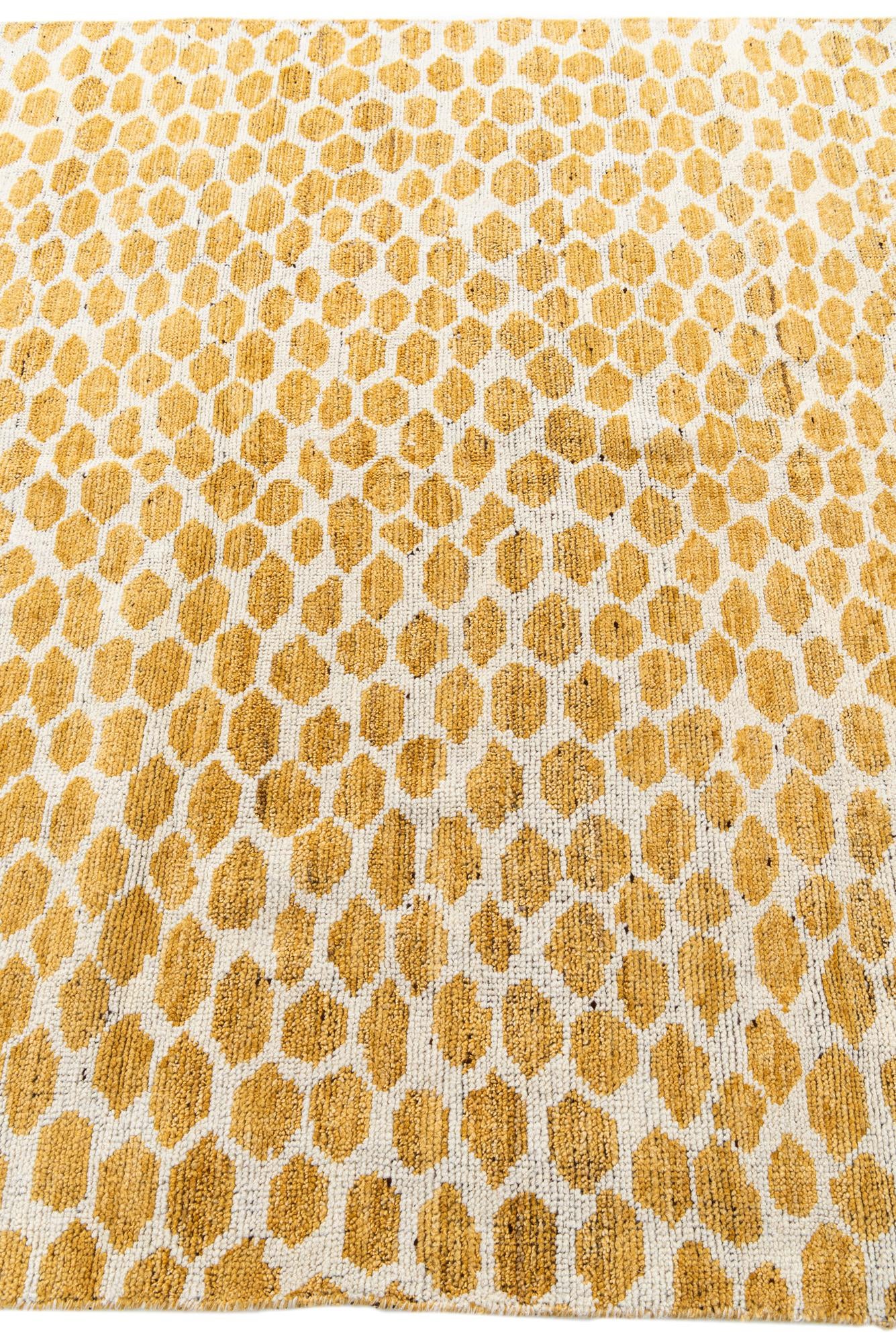 6' x 9' 2 Hand Knotted Moroccan Wool Rug