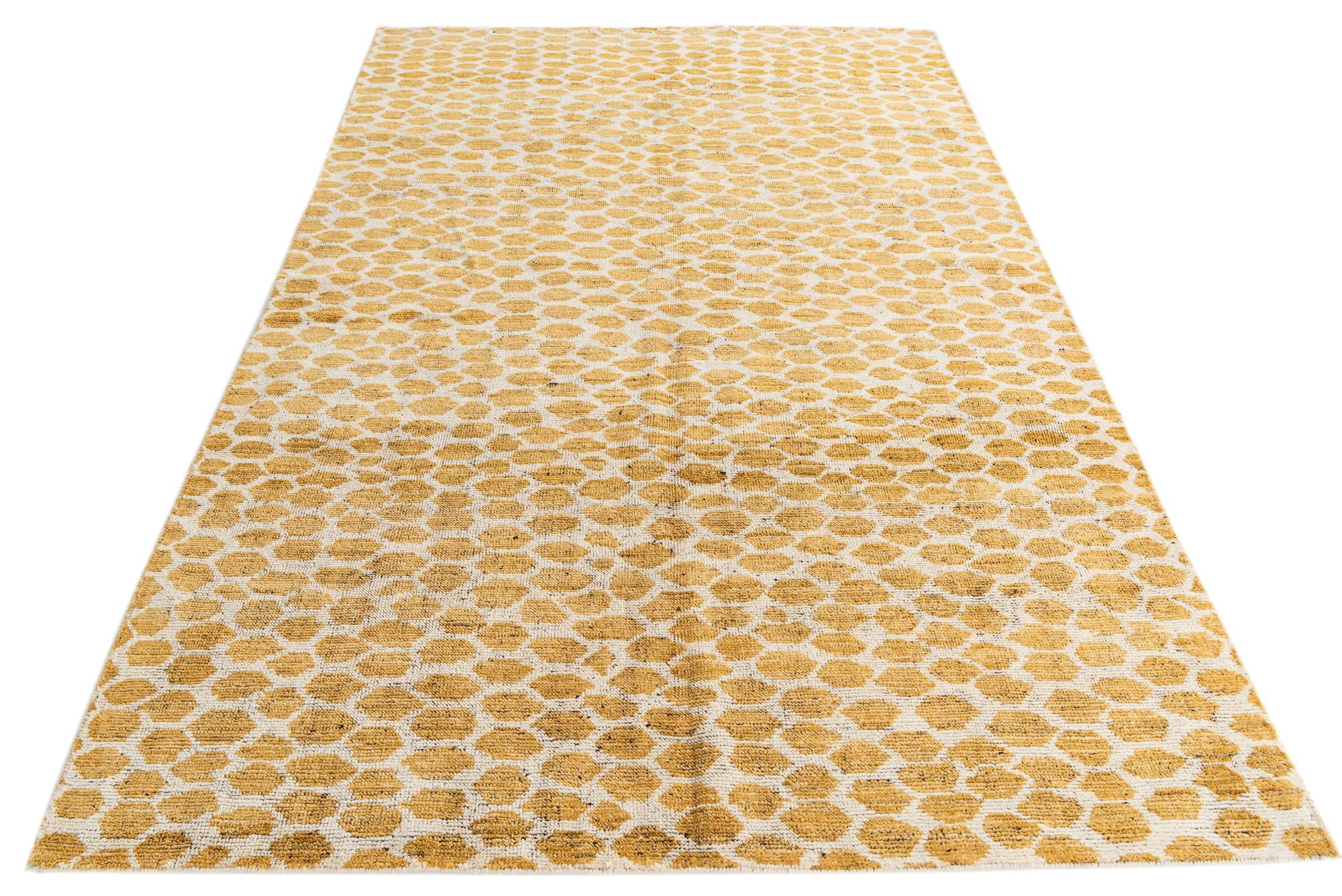 6' x 9' 2 Hand Knotted Moroccan Wool Rug