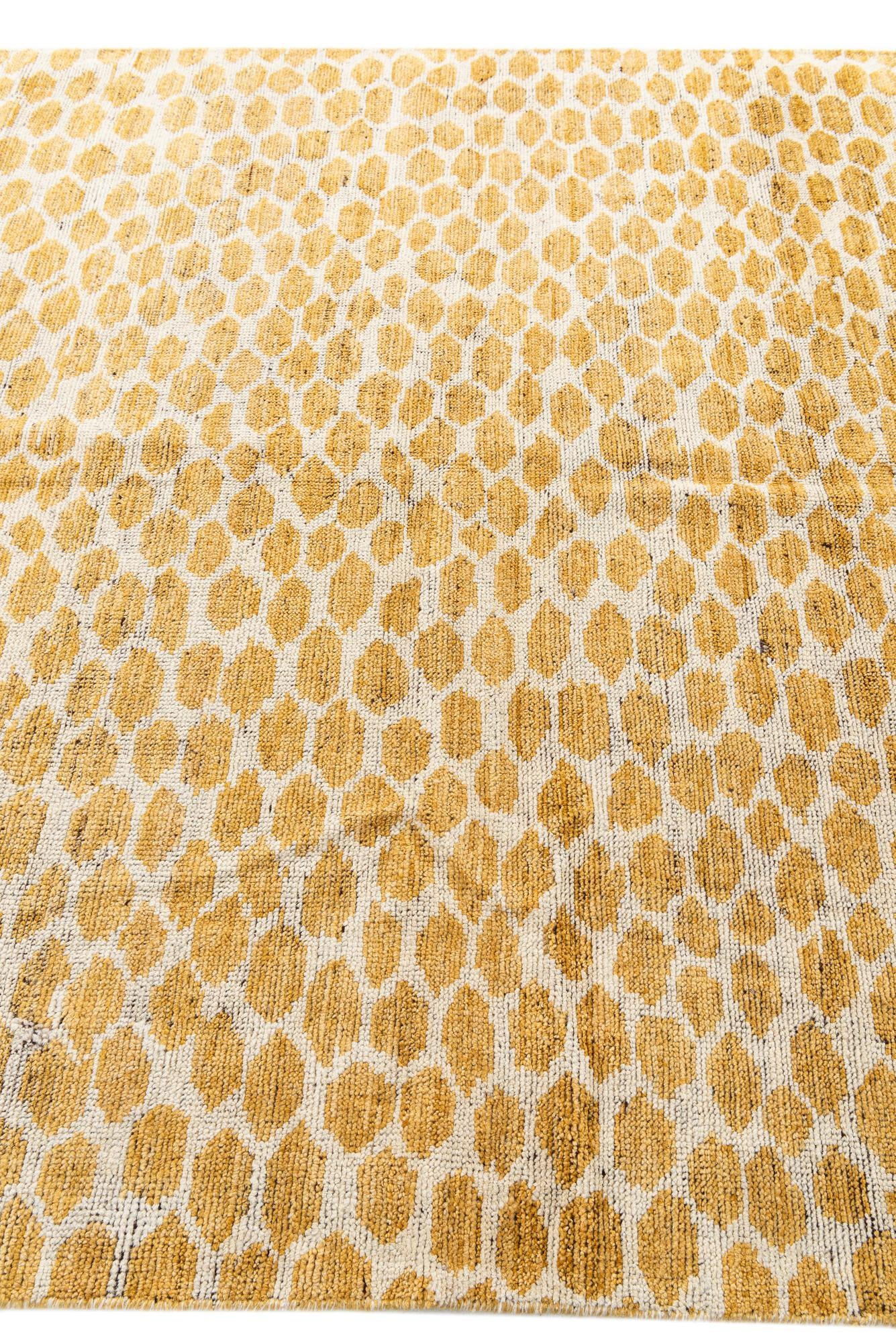 6' x 9' 2 Hand Knotted Moroccan Wool Rug