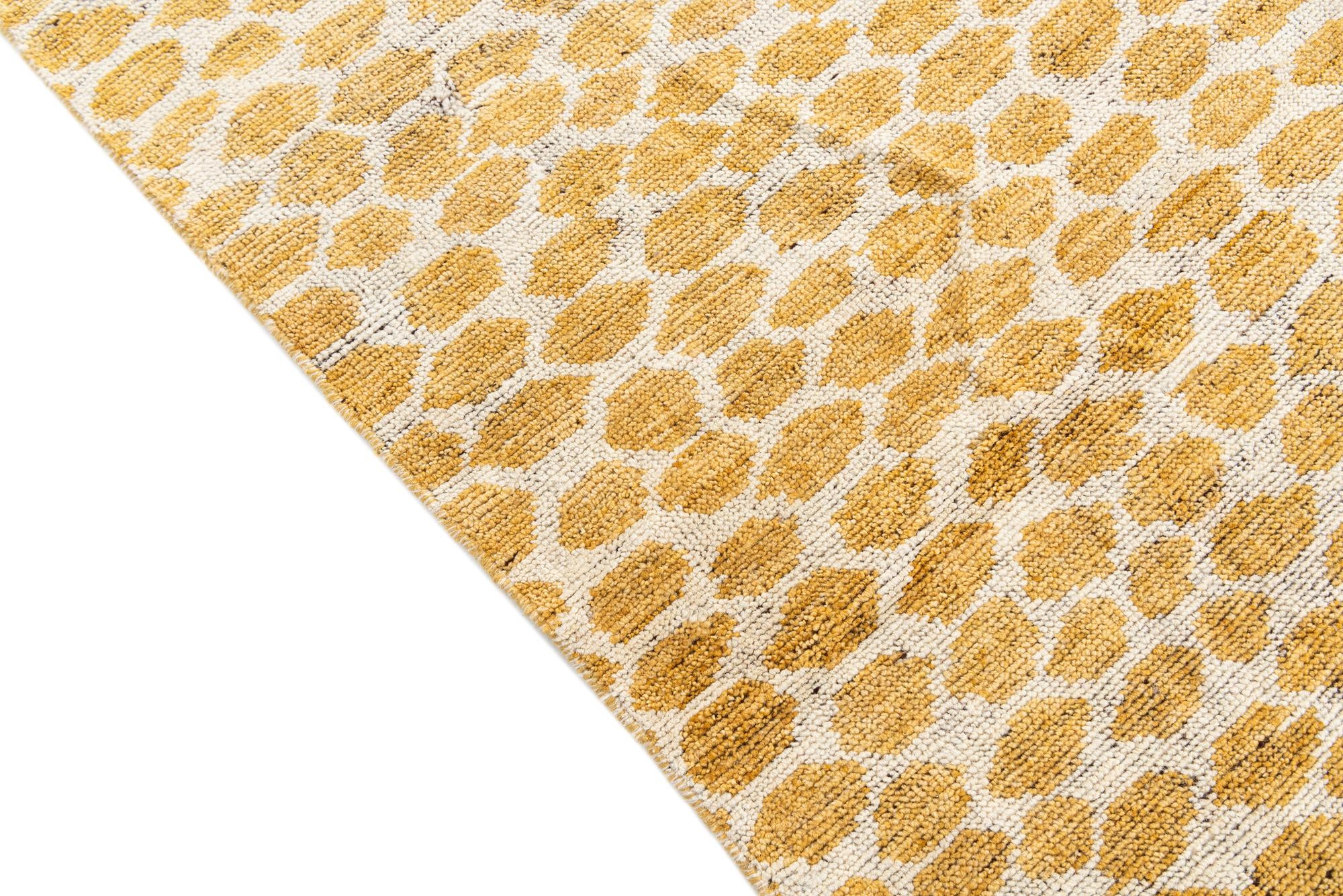 6' x 9' 2 Hand Knotted Moroccan Wool Rug