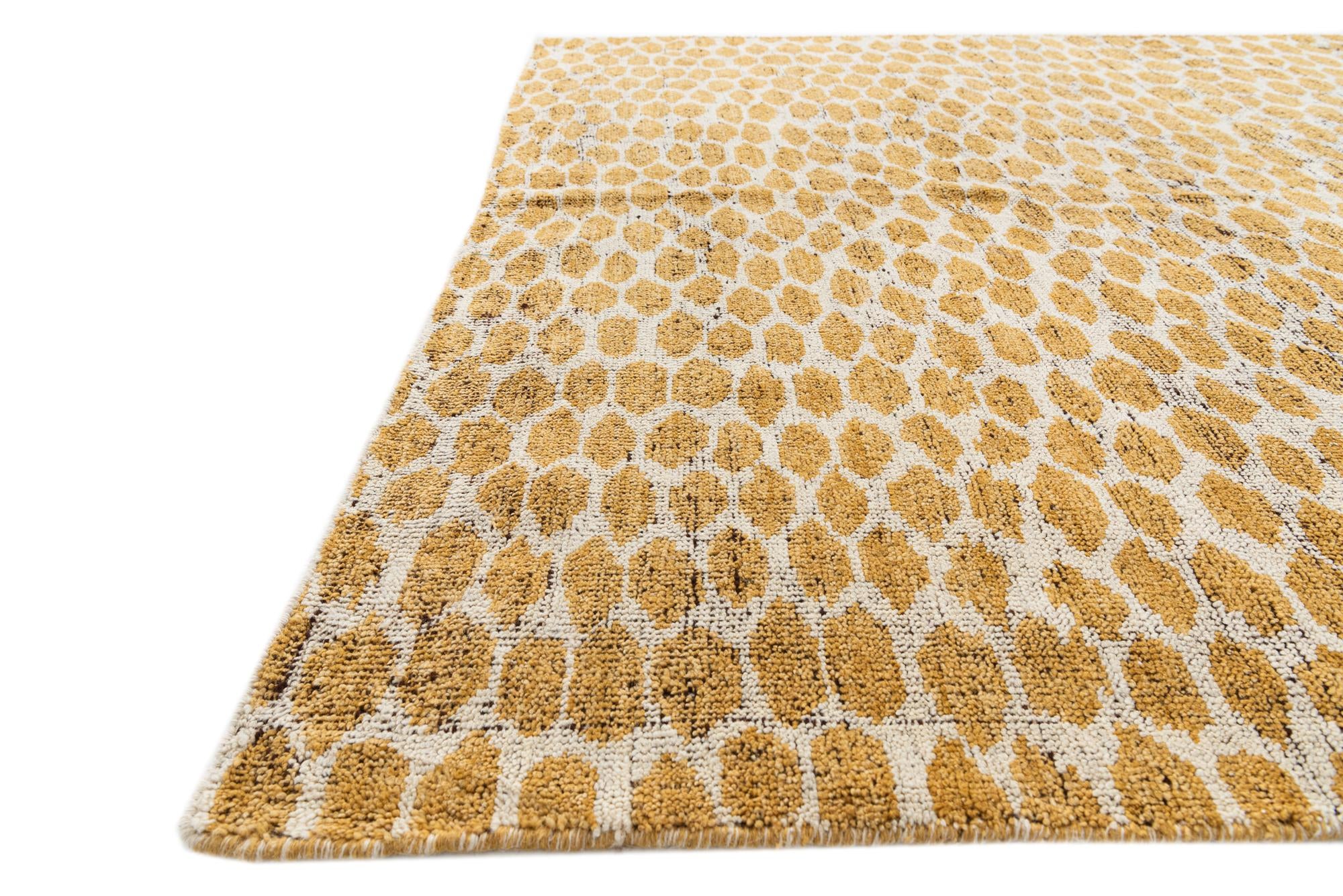 6' x 9' 1 Hand Knotted Moroccan Wool Rug
