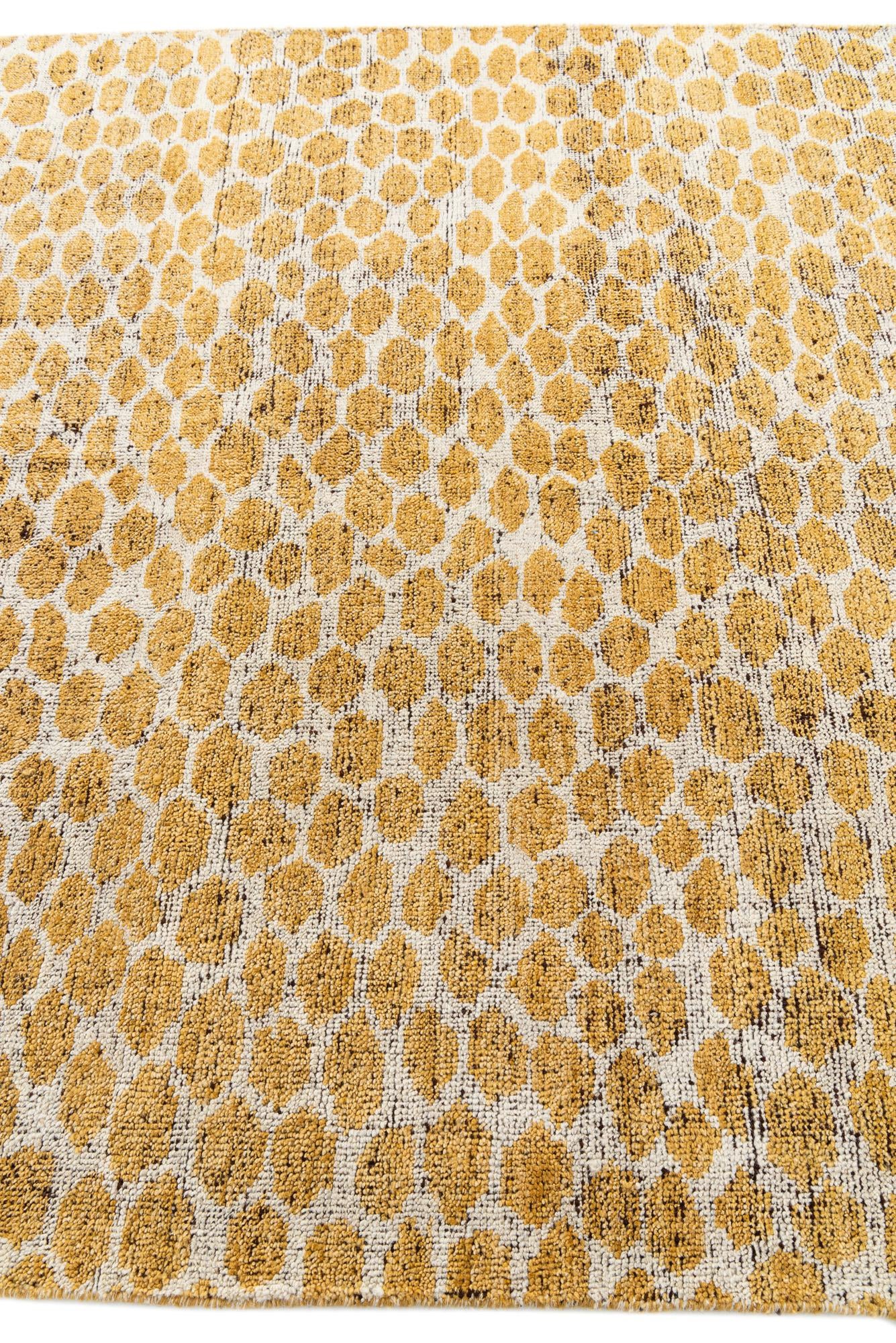 6' x 9' 1 Hand Knotted Moroccan Wool Rug