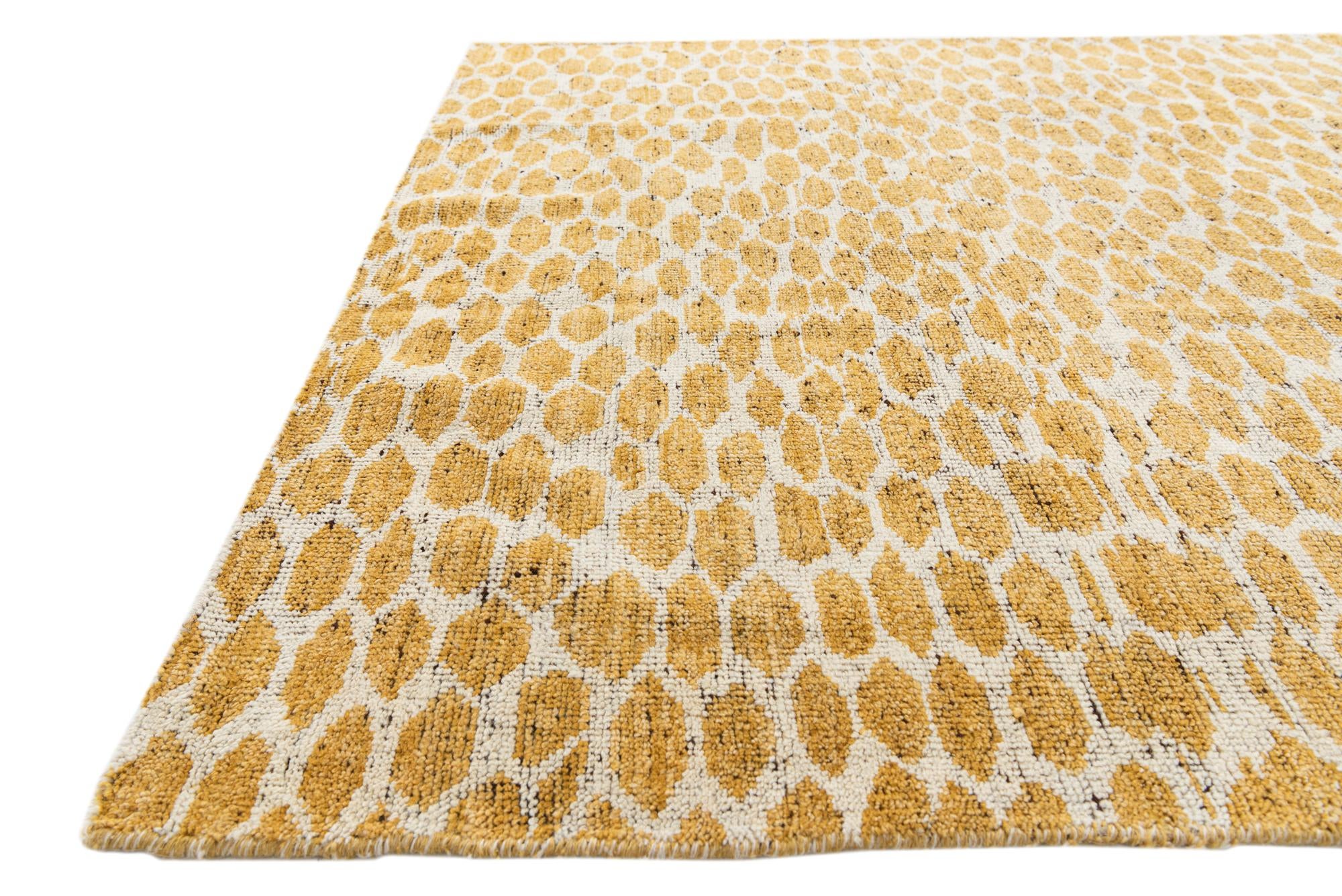 5' x 8' 1 Hand Knotted Moroccan Wool Rug