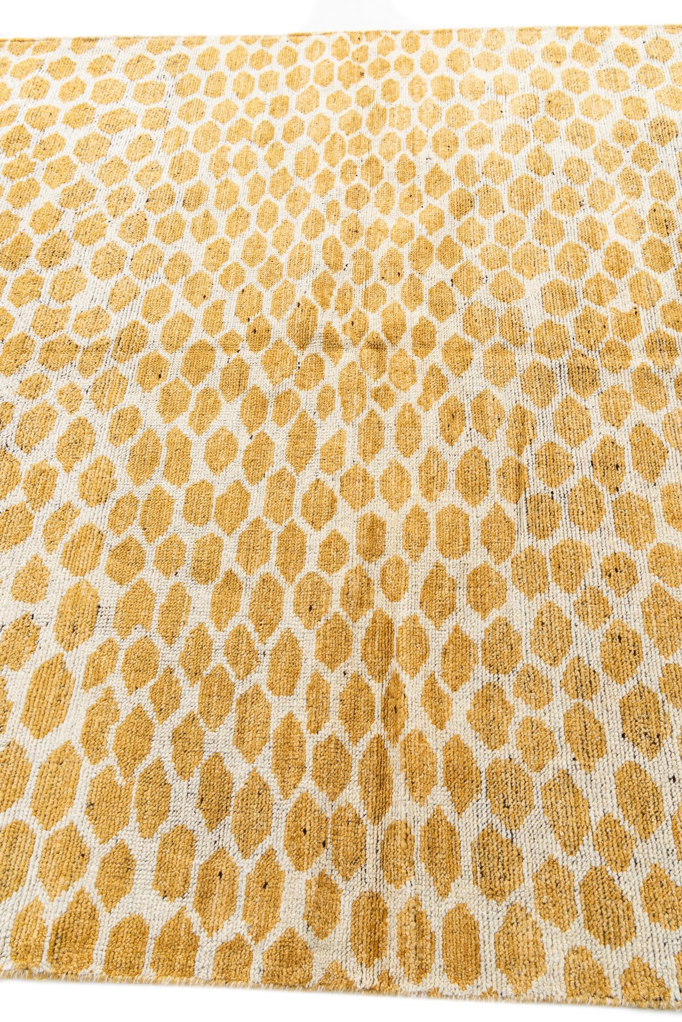 6' 1 x 9' 1 Hand Knotted Moroccan Wool Rug
