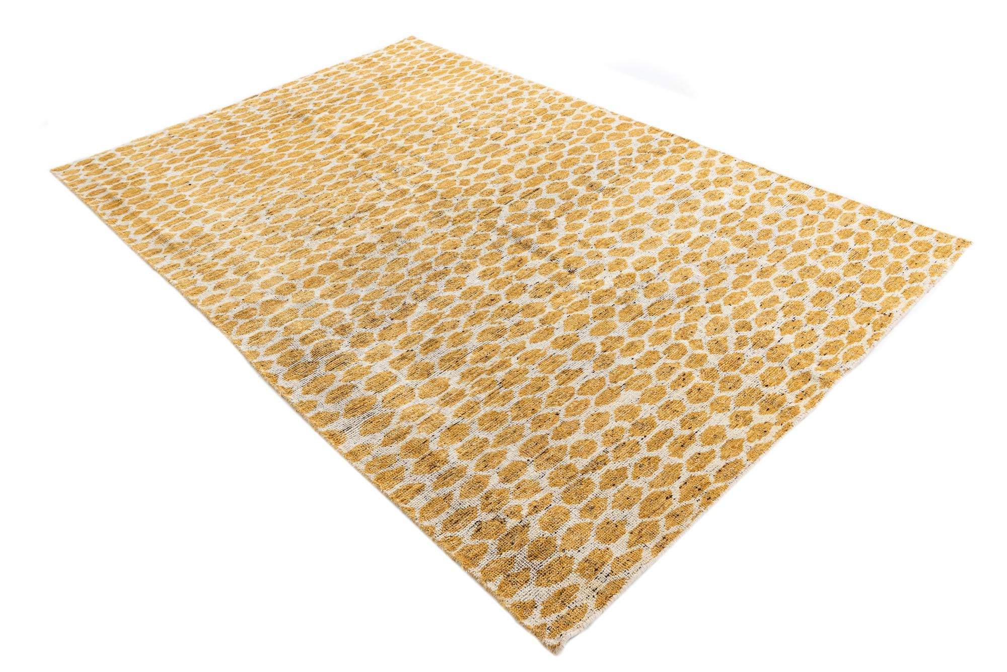 6' x 9' 1 Hand Knotted Moroccan Wool Rug