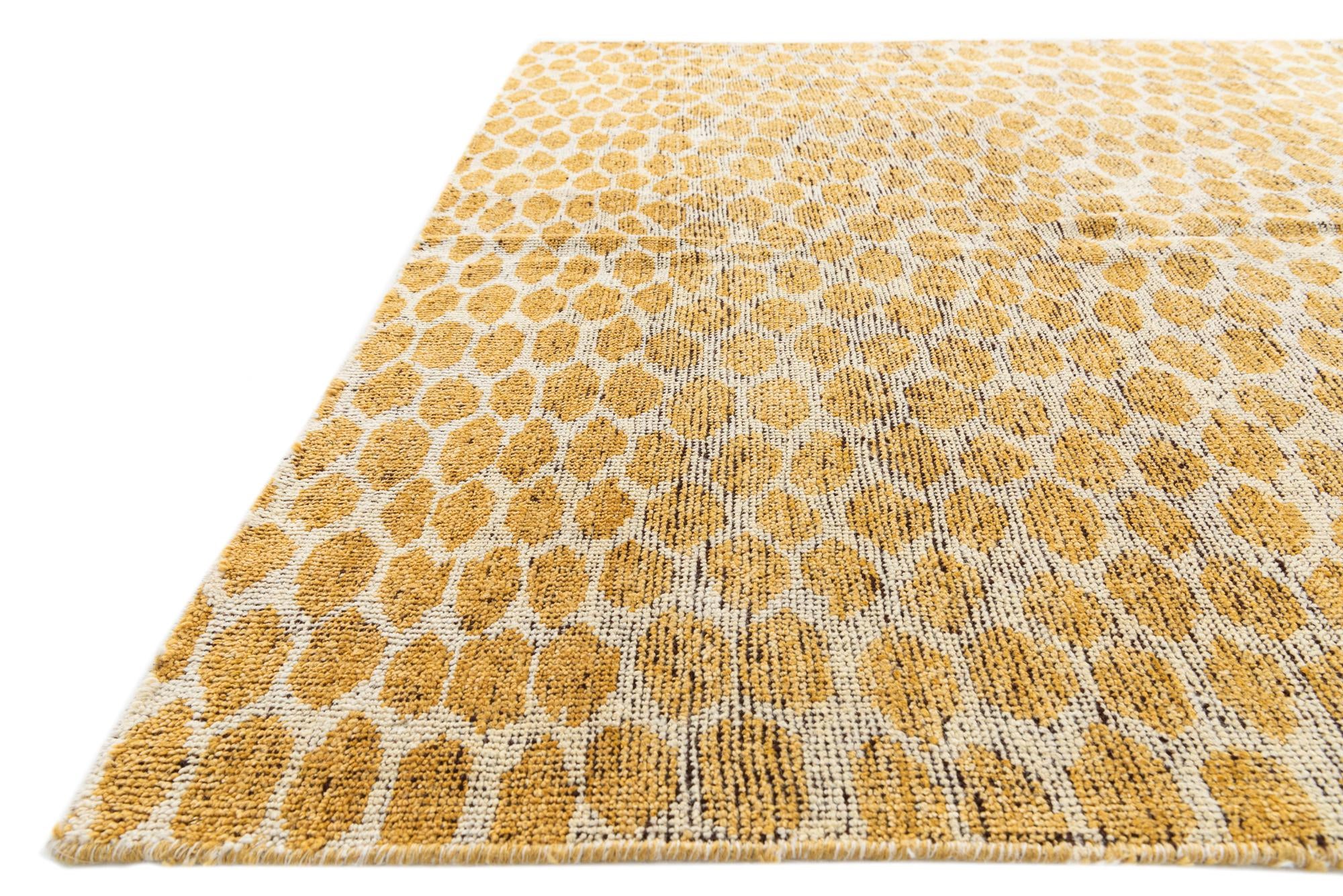 6' x 9' 1 Hand Knotted Moroccan Wool Rug