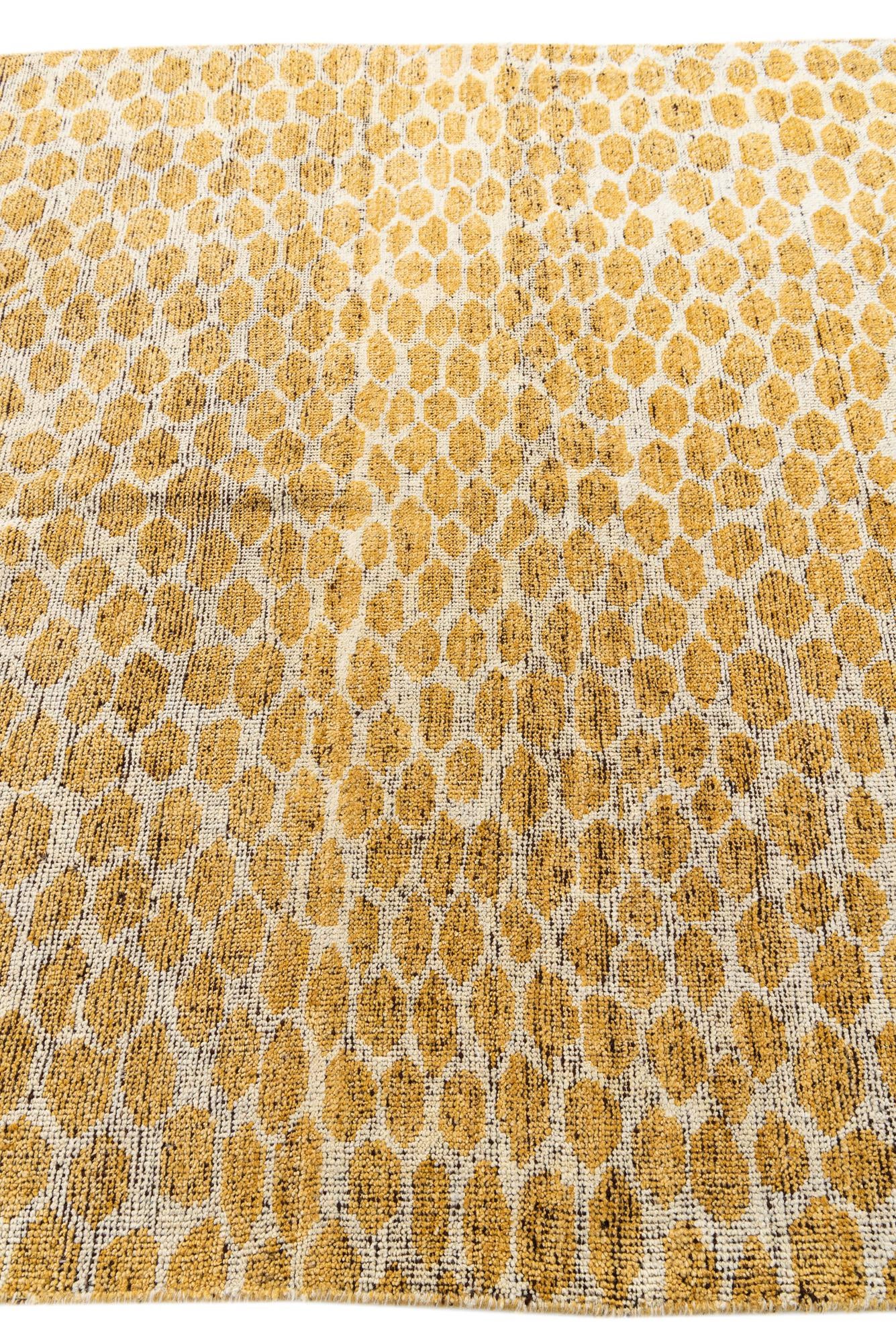 6' x 9' 1 Hand Knotted Moroccan Wool Rug