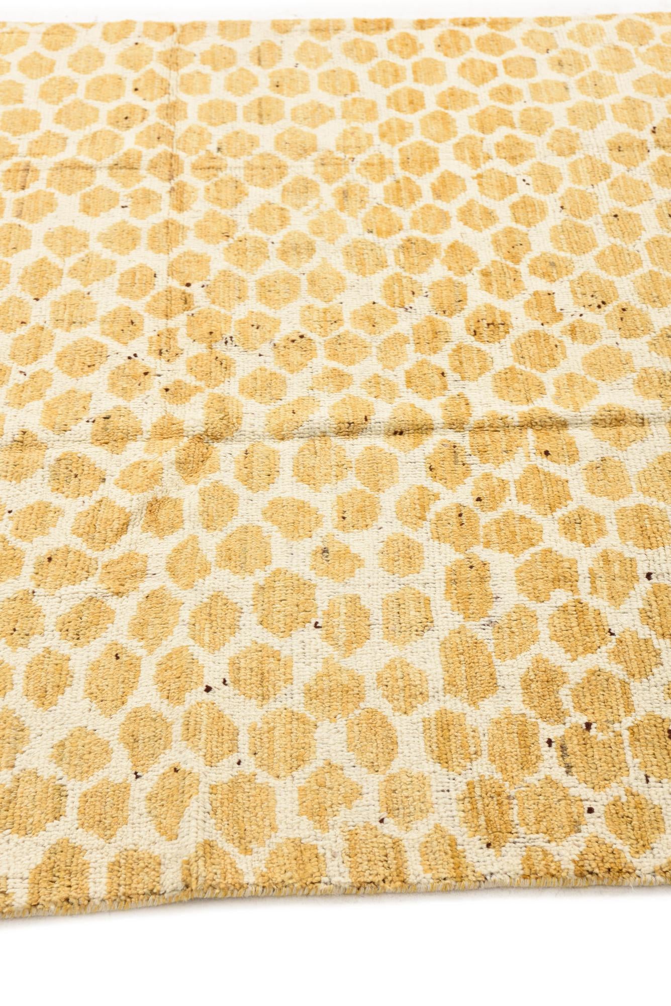 6' x 9' 2 Hand Knotted Moroccan Wool Rug