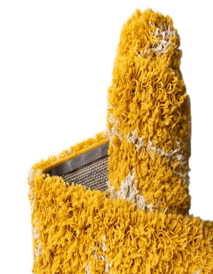 Detail image of 4' x 6' Moroccan Trellis Shag Rug