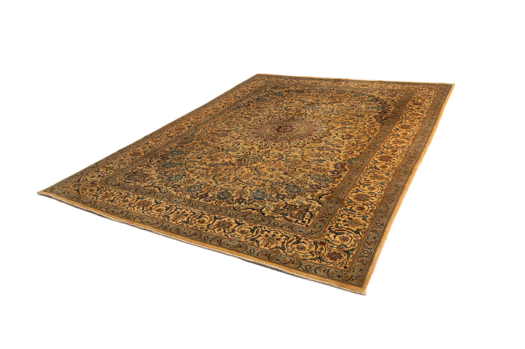 9' 7 x 12' 10 Nain Wool Rug