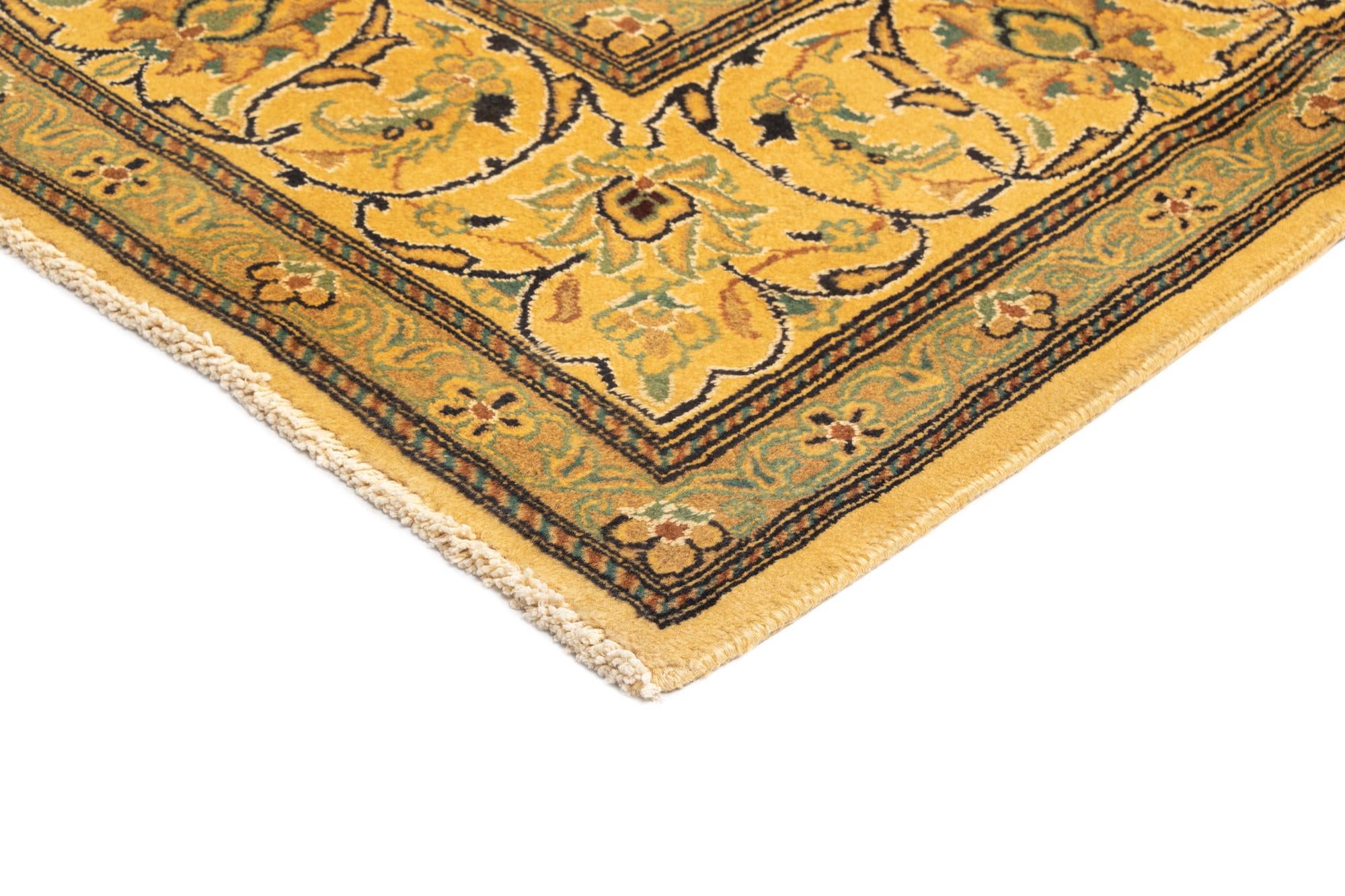 7' 8 x 10' 11 Nain Wool Rug