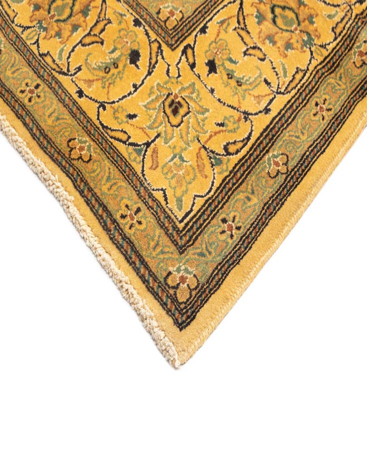 Detail image of 7' 8 x 10' 11 Nain Wool Rug