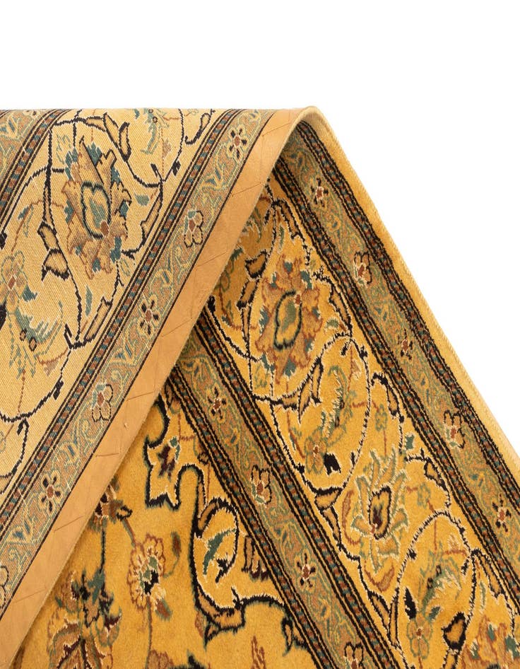 Detail image of 7' 8 x 10' 11 Nain Wool Rug