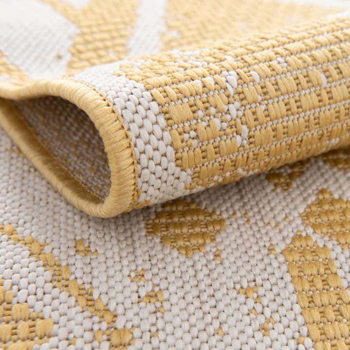 7' 10 x 10' Easy-Clean Bohemian Indoor / Outdoor Rug