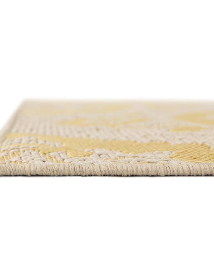 Detail image of 2' 2 x 3' Easy-Clean Botanical Indoor / Outdoor Rug