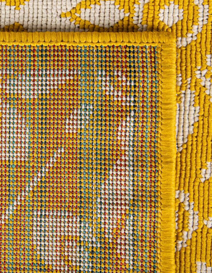 2' x 3' Easy-Clean Lattice Indoor / Outdoor Rug