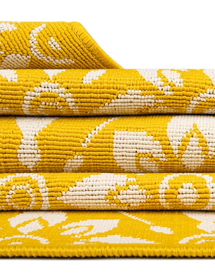 Detail image of 7' 10 x 10' Washable Lattice Indoor / Outdoor Rug