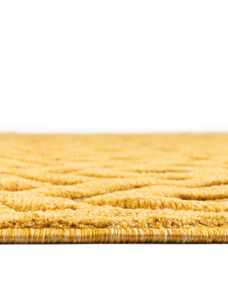 Detail image of 7' 10 x 10' Easy-Clean Trellis Textured Indoor / Outdoor Rug
