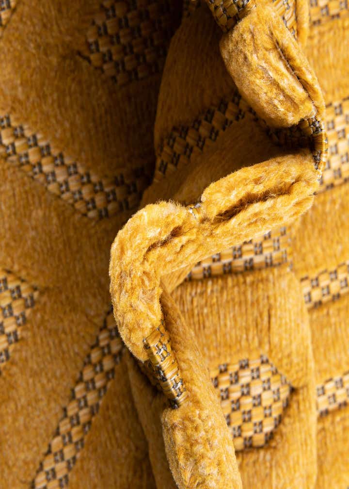 7' 10 x 10' Easy-Clean Trellis Textured Indoor / Outdoor Rug