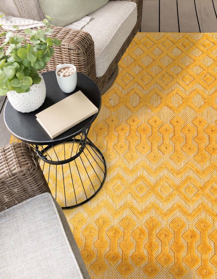 Detail image of 2' x 3'  Washable Trellis Textured Indoor / Outdoor Rug