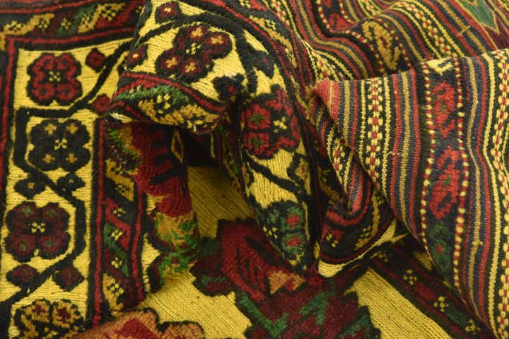 6' 3 x 9' 8 Hand Knotted Sumak Wool Rug