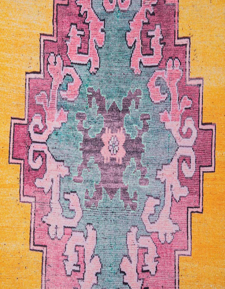 Detail image of 5' x 7' 10 Timeless Rug