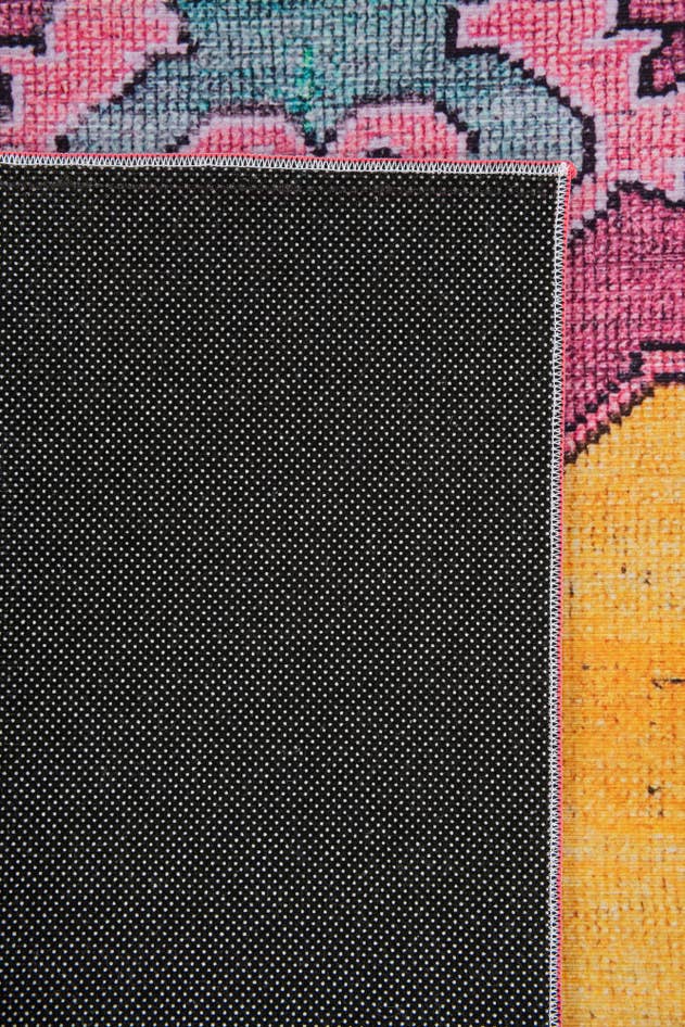 Detail image of 5' x 7' 10 Washable Timeless Rug