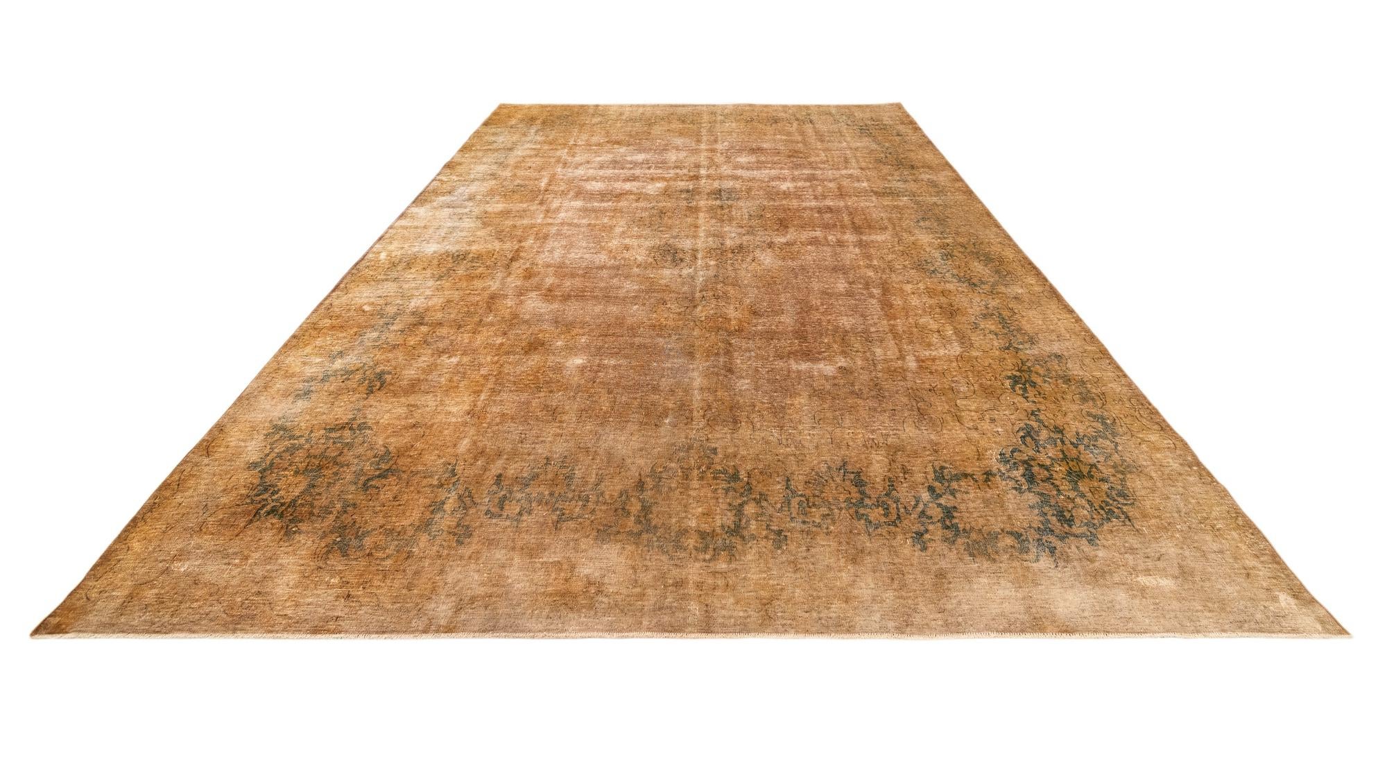 9' 8 x 13' 7 Vintage Royal Wool Rug