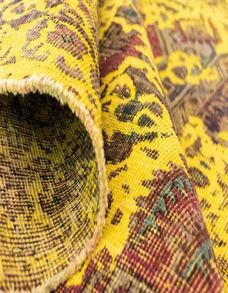 Detail image of 4' 6 x 5' 9 Vintage Royal Wool Rug