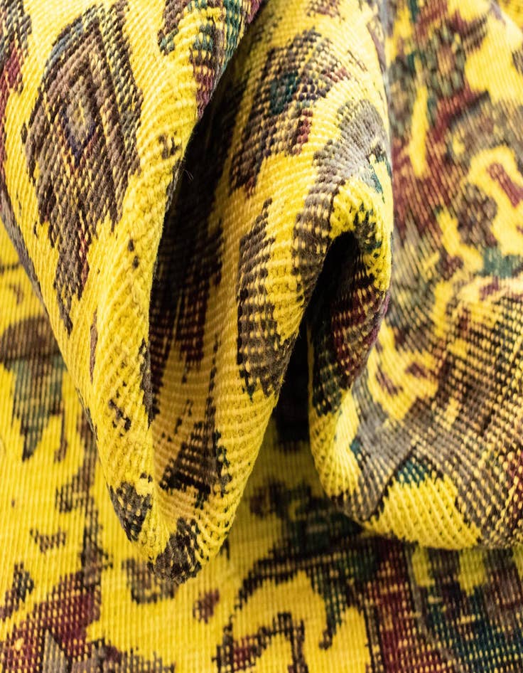 Detail image of 4' 6 x 5' 9 Vintage Royal Wool Rug