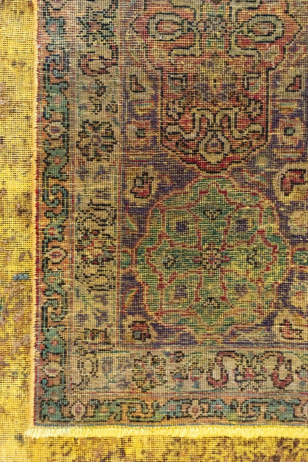 Detail image of 9' 7 x 12' 4 Vintage Royal Wool Rug