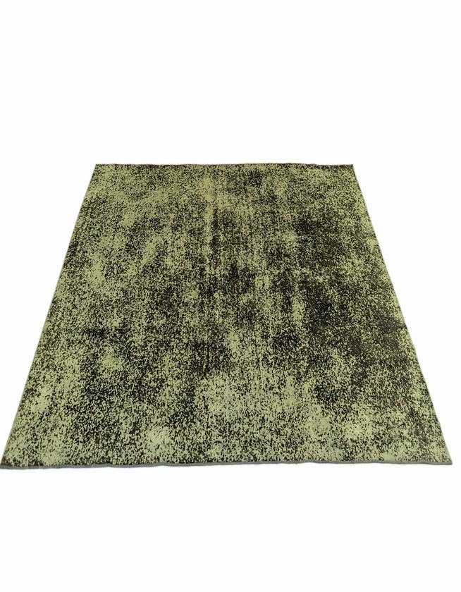 Detail image of 7' 11 x 11' 2 Vintage Royal Wool Rug