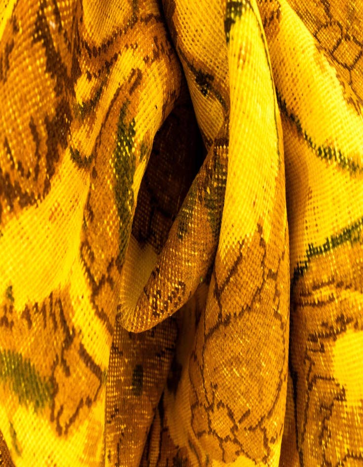 Detail image of 7' 1 x 11' 5 Vintage Royal Wool Rug