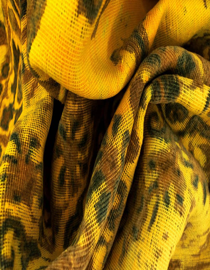 Detail image of 8' 1 x 10' 10 Vintage Royal Wool Rug