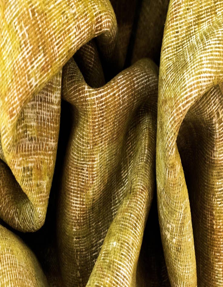 Detail image of 7' 3 x 11' 11 Vintage Royal Wool Rug