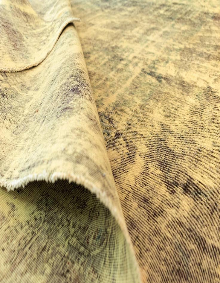 Detail image of 6' 11 x 10' 11 Vintage Royal Wool Rug