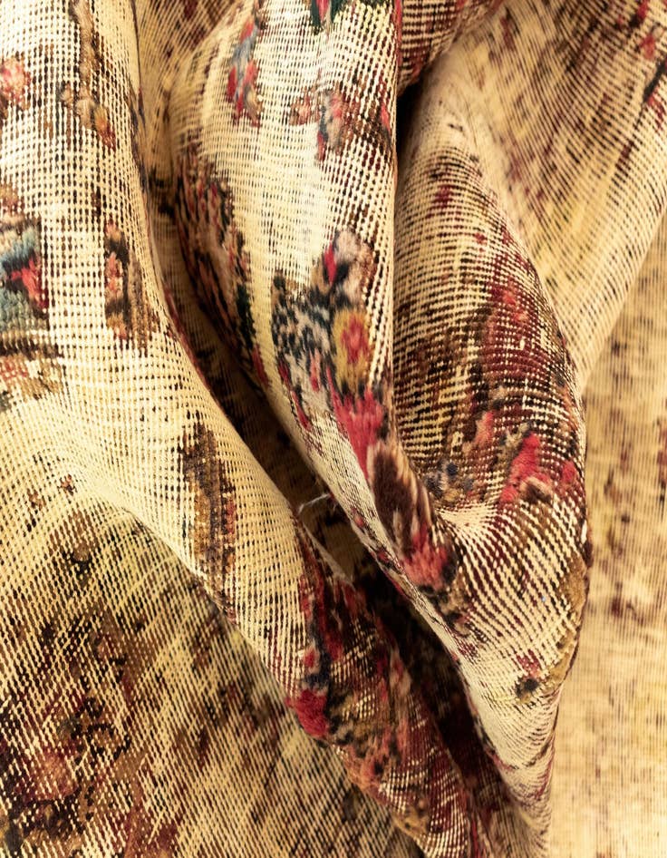 Detail image of 6' 4 x 9' 6 Vintage Royal Wool Rug