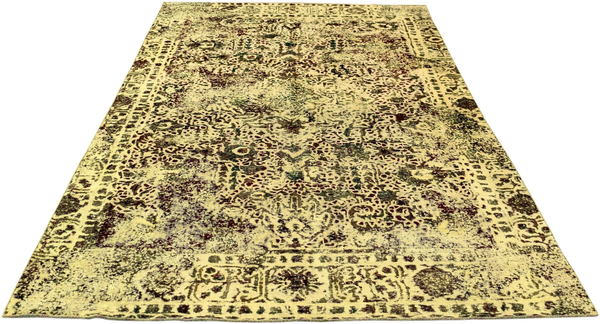 5' 6 x 9' 11 Vintage Royal Wool Rug