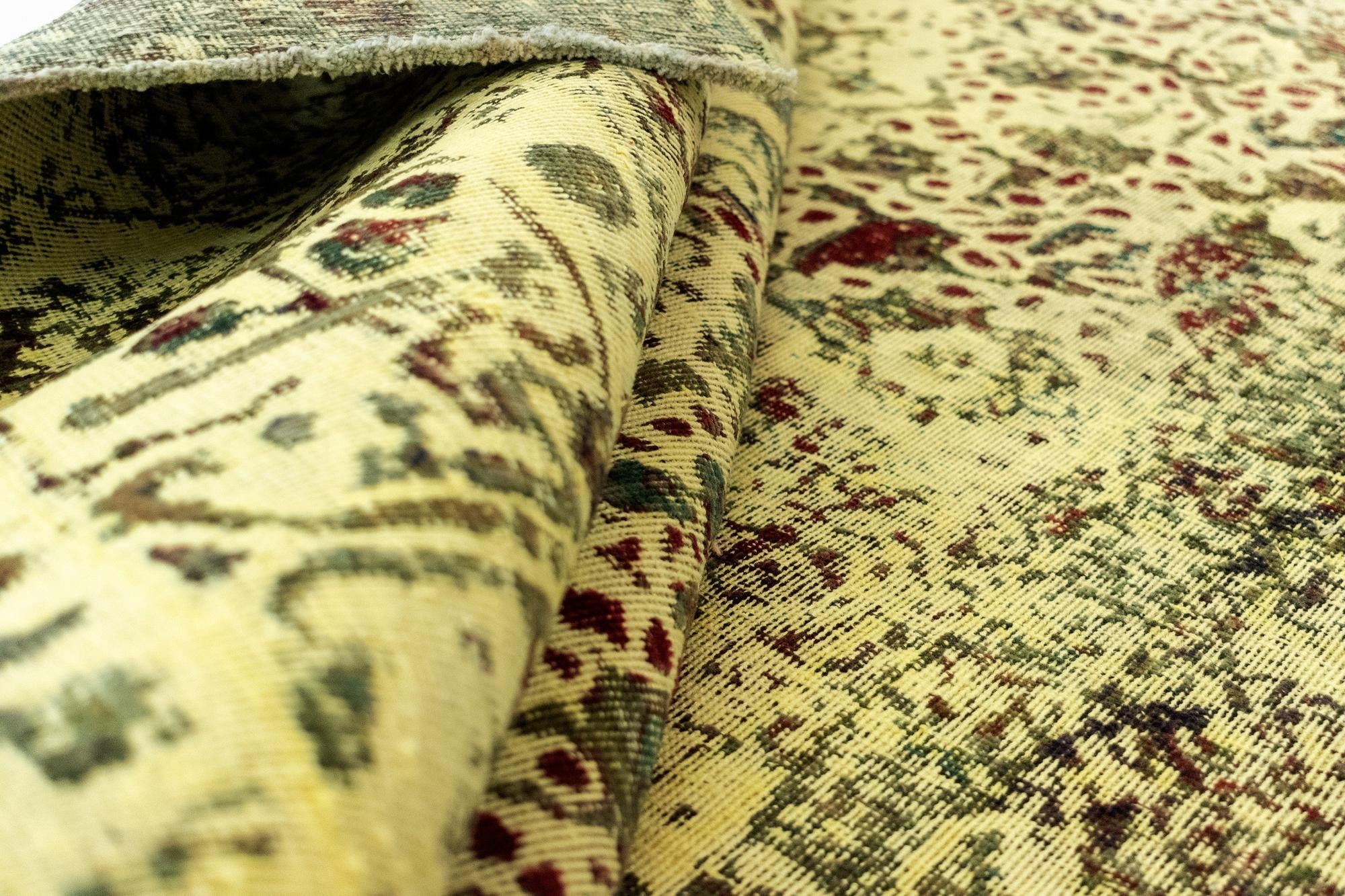 5' 6 x 9' 11 Vintage Royal Wool Rug
