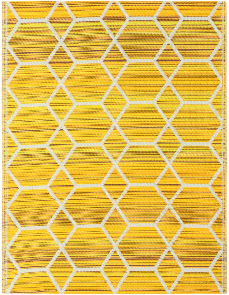 Detail image of 4' x 6' Easy-Clean Vista Breeze Indoor / Outdoor Rug