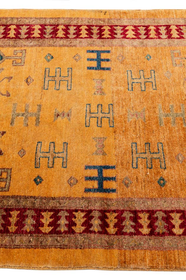 Detail image of 3' 5 x 4' 10 Hand Knotted Ziegler Wool Rug