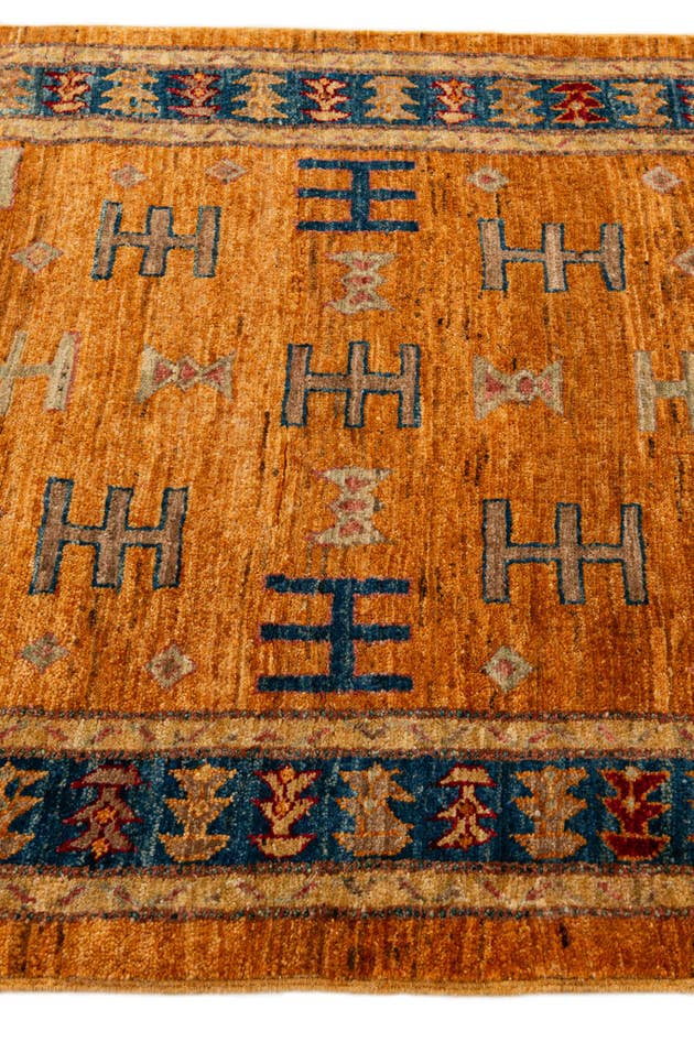 Detail image of 3' 2 x 5' 7 Hand Knotted Ziegler Wool Rug
