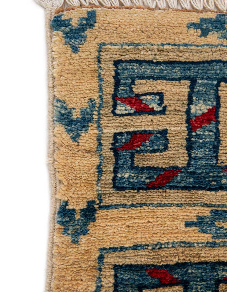 Detail image of 6' 5 x 7' 4  Hand Knotted Ziegler Wool Rug