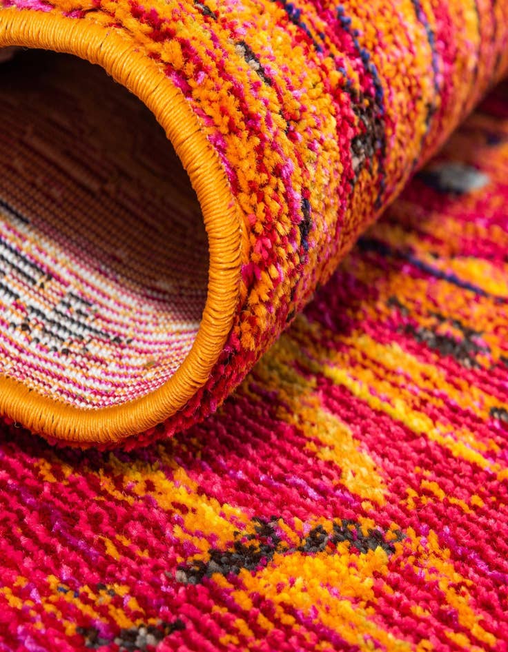 Detail image of 8' x 8'  Washable Casablanca Round Rug