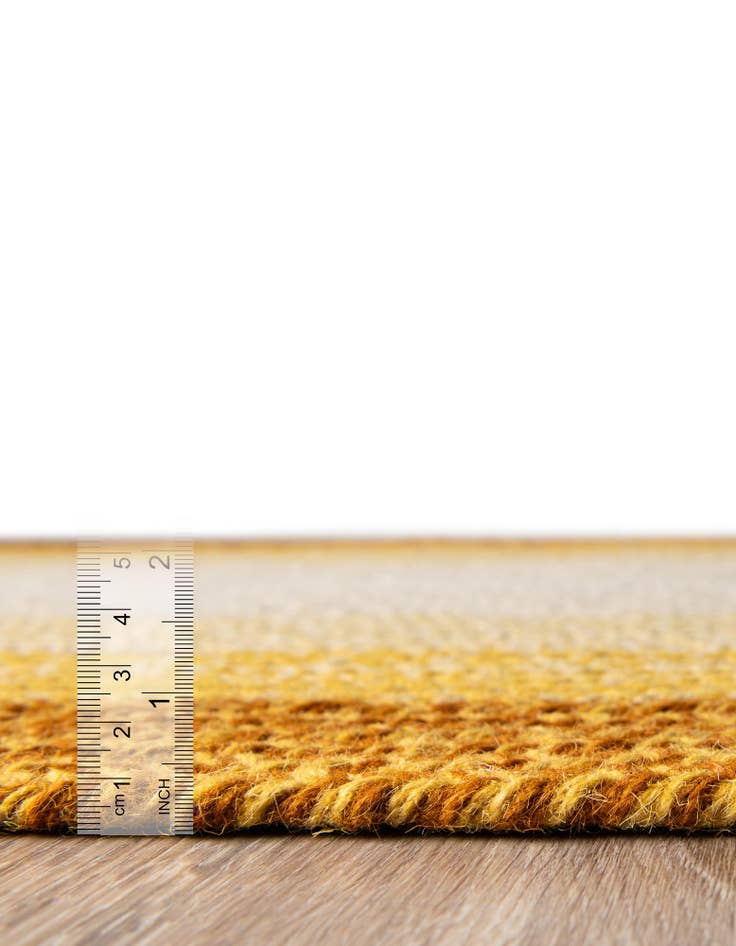 Detail image of 3' 1 x 3' 1  Hand Hand Braided Wool Round Rug