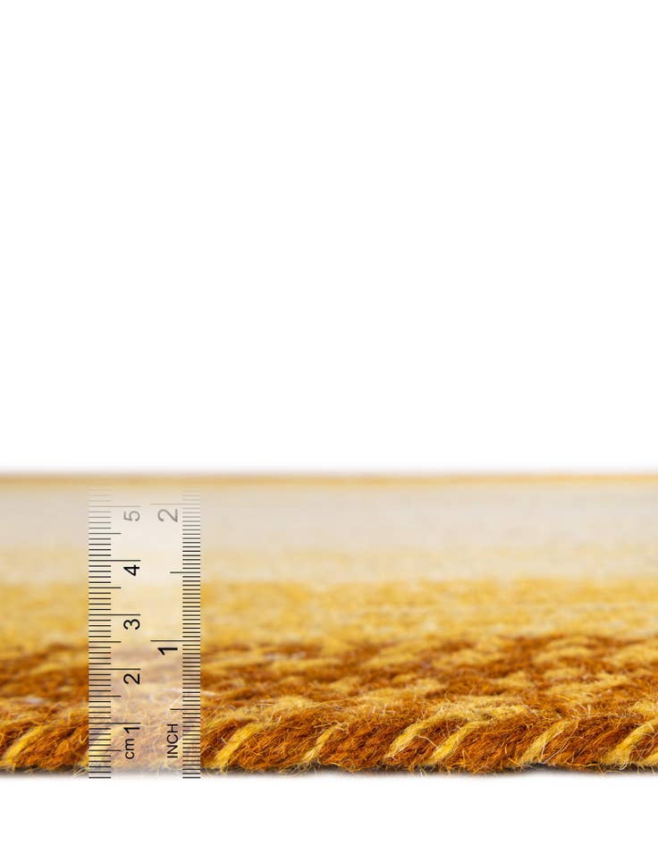 Detail image of 5' 1 x 5' 1 Hand Braided Wool Round Rug