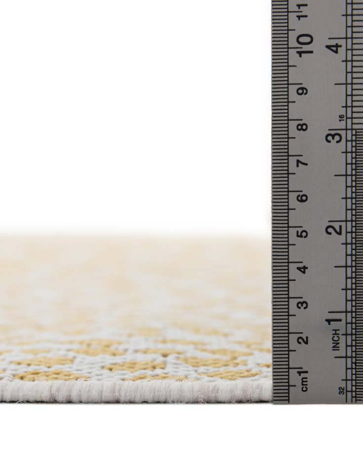 Detail image of 7' x 7' Easy-Clean Jill Zarin Indoor / Outdoor Round Rug