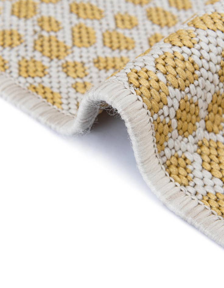 Detail image of 7' x 7' Easy-Clean Jill Zarin Indoor / Outdoor Round Rug