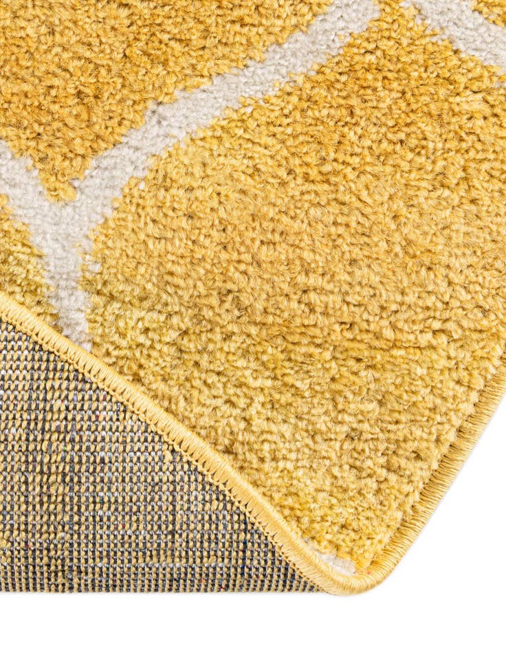 Detail image of 7' x 7' Lattice Frieze Round Rug